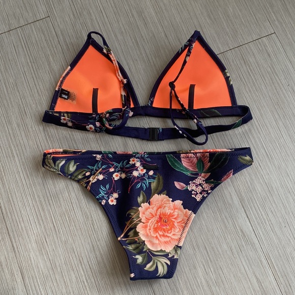 Triangl neoprene bikini - Picture 2 of 6